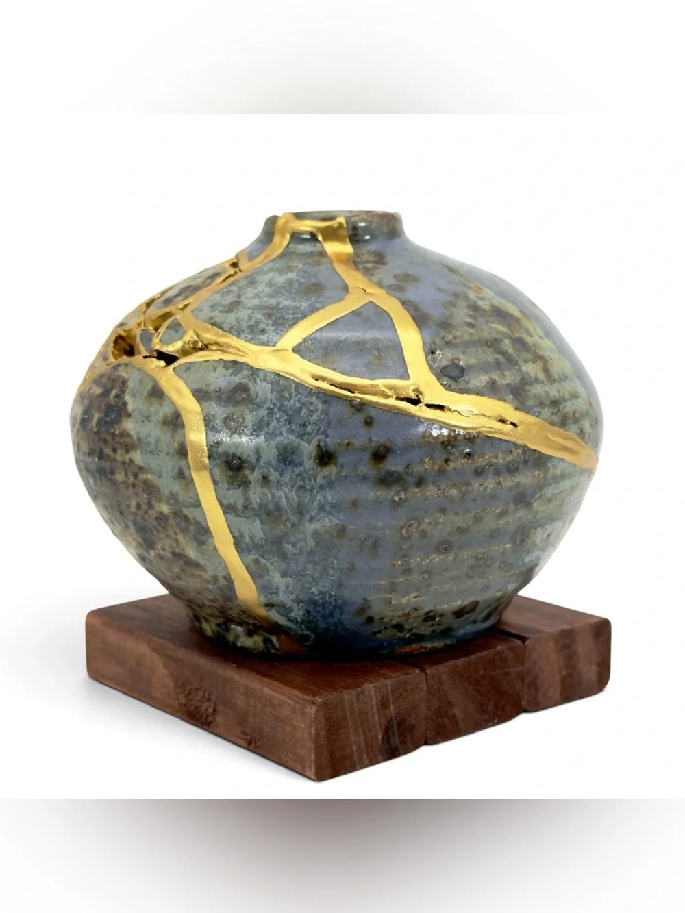Kintsugi Vase Handmade Pottery Gold Crack Art Personal Growth Gift
